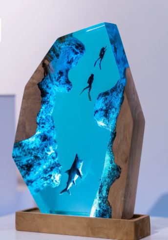 Veilleuse 3D en Résine – requin et Plongeur, Lampe Décorative Artisanale